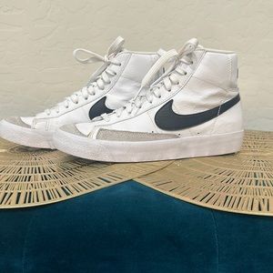 Blazer Mid ‘77 Nike Shoes